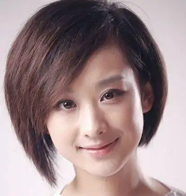 哪种发型最适合方形脸 方型脸适合的发型图(2)