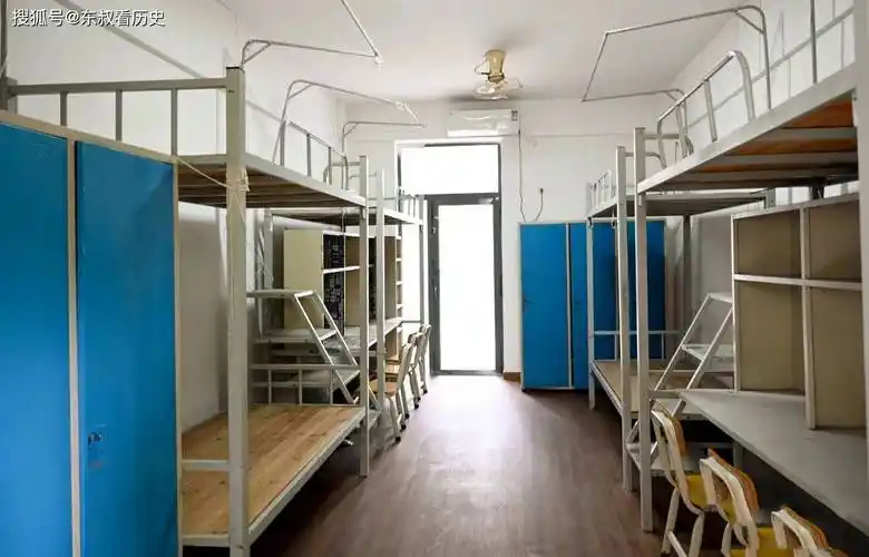 部分六人间大学宿舍多人共用一间宿舍,人来人往,有时候,真的很难保证