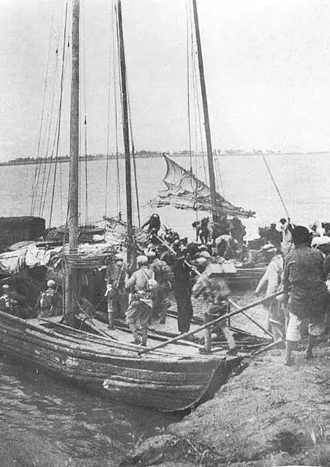 1949年4月,第四野战军主力南下,5月发动汉浔间渡江战役.