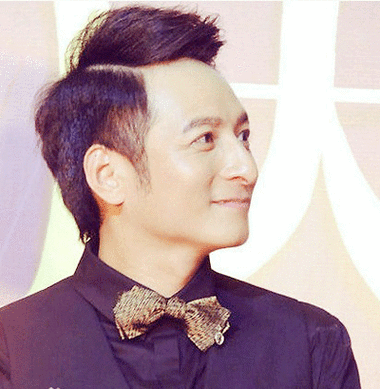 鹰钩鼻的男人不可靠