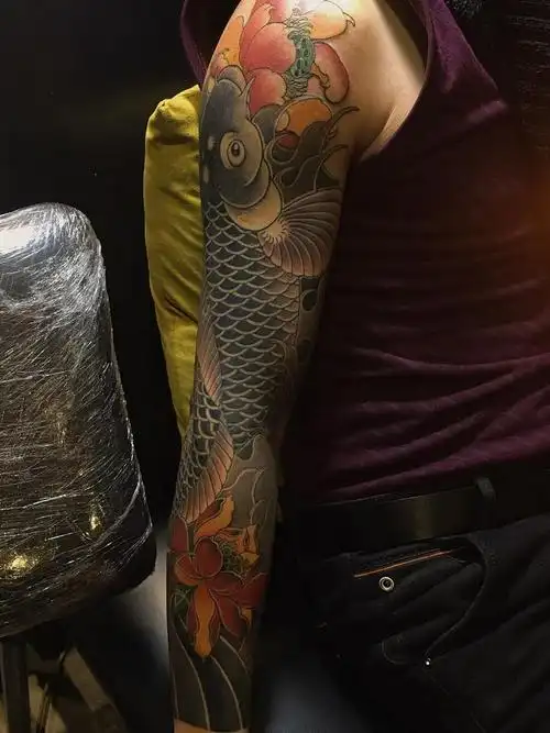 鲤鱼花臂_纹身图案手稿图片_李蒙的纹身作品集