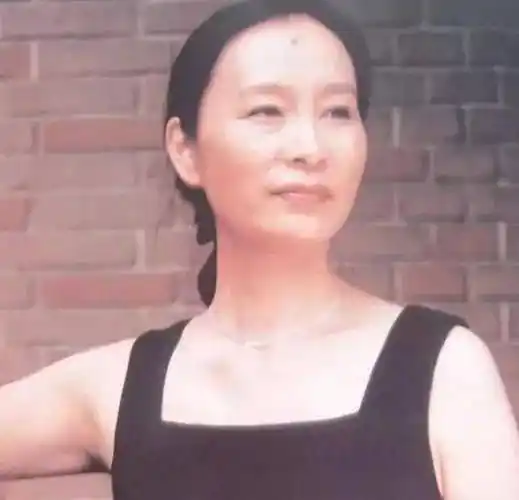 吕中:大器晚成的表演艺术家,与丈夫恩爱一生,儿女为傲