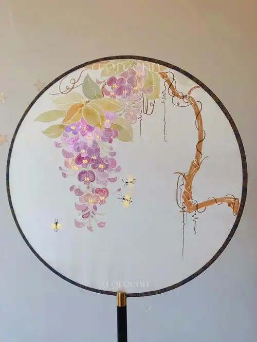 夏日纯手绘紫藤花团扇 后面是一些倒叙步骤图,喜欢可以临摹不能商用哦