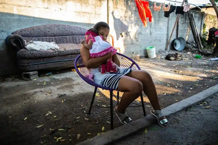 photos: its hard to grow up — and grow old — in honduras