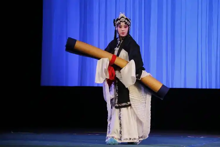 中国评剧院演出的《卷席筒》