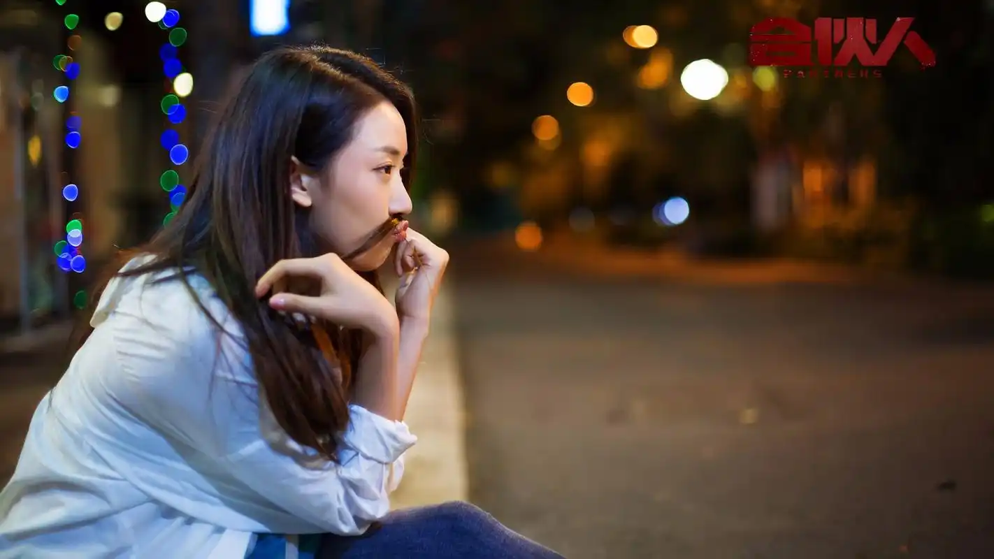 菅纫姿《合伙人》续写浪漫心动"姿式苏音"传情达