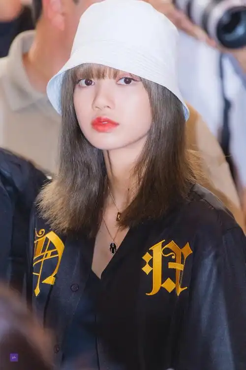 lisa blackpink - 堆糖,美图壁纸兴趣社区