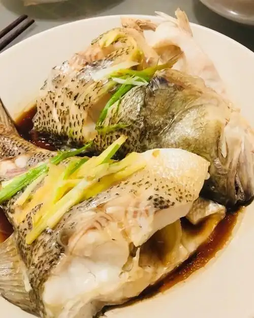 陆记私房菜做的蒸鲈鱼