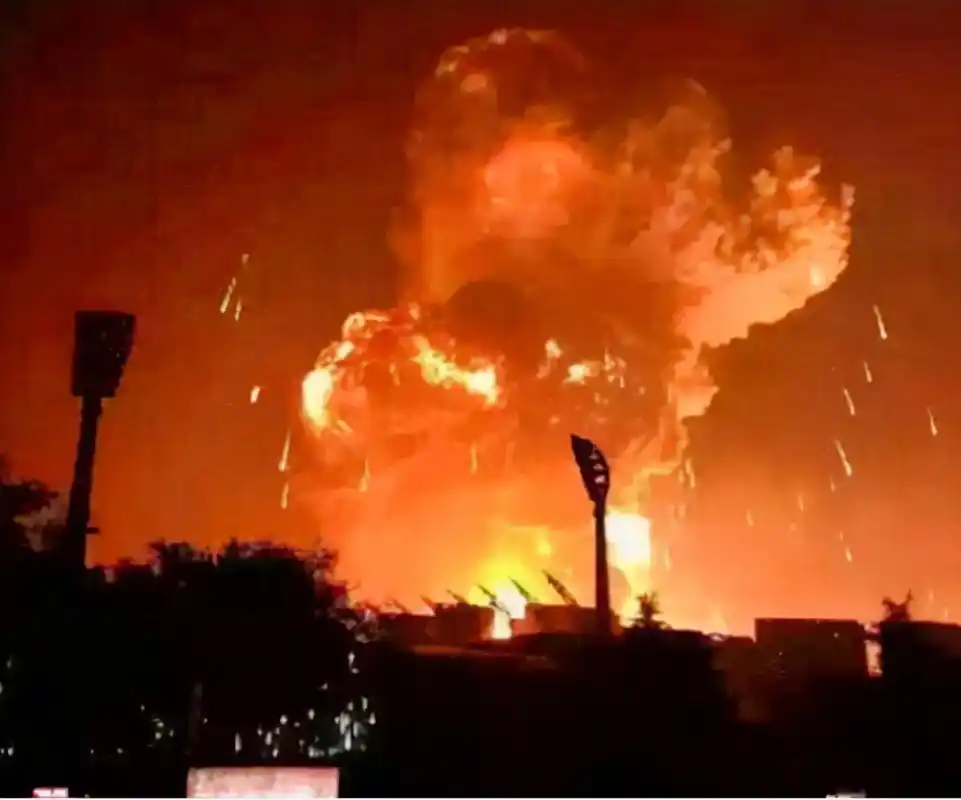 812天津港特大爆炸8周年.8年前的今天,天津滨海新区的天津 - 抖音