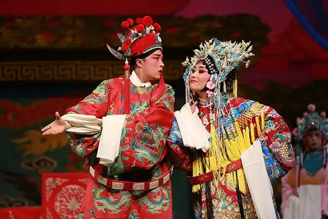 豫东红脸王唱响新时代豫剧不老松迈上新征程