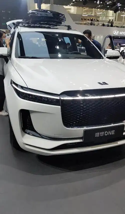 打卡广州车展!理想one!