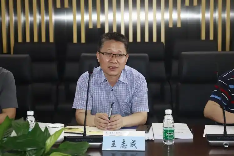 中宣部出版局领导一行来校调研