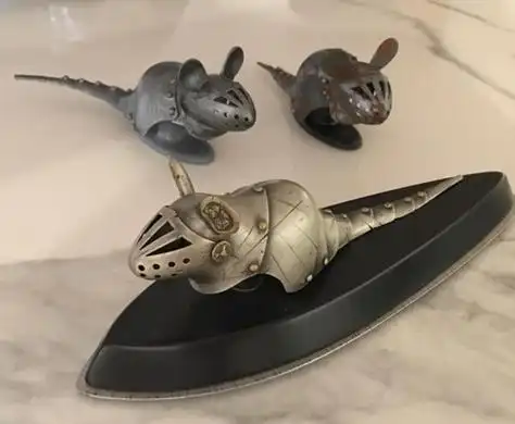 铁匠用30年给猫和老鼠做铠甲一套比一套帅