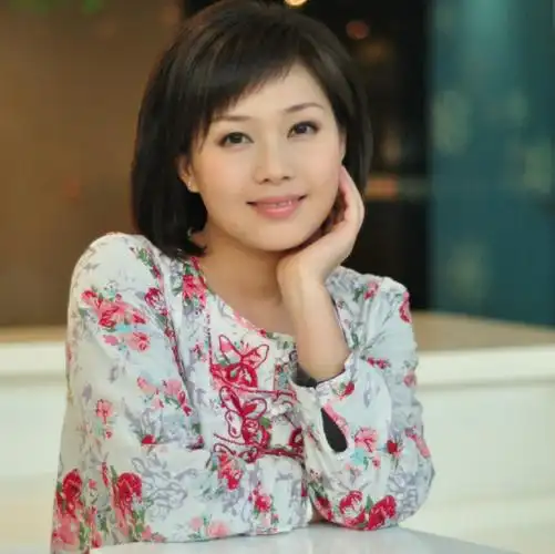 张建华(中央电视台气象节目女主持)_石塘网