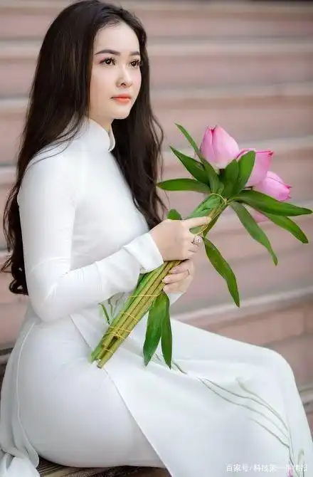 缅甸美女白衣似仙