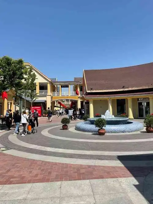 赛特奥莱-"环境真的很好,每次来都能买不少东西,就是.