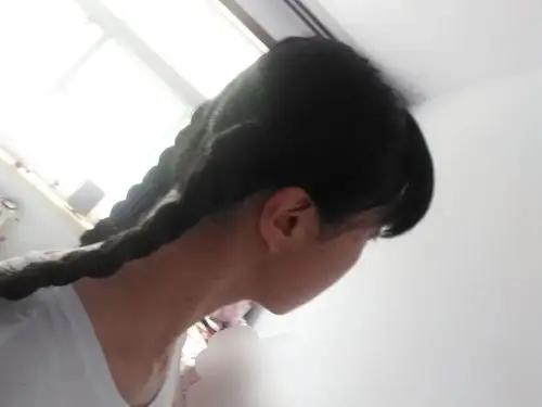 女生扁头适合什么发型呢