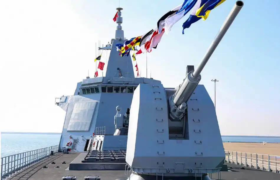 1月7日,中宣部向全社会宣传发布海军南昌舰党委先进事迹,授予他们"