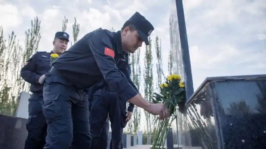 【弘扬英烈精神 铸牢忠诚警魂】新疆公安多形式开展烈士纪念日活动