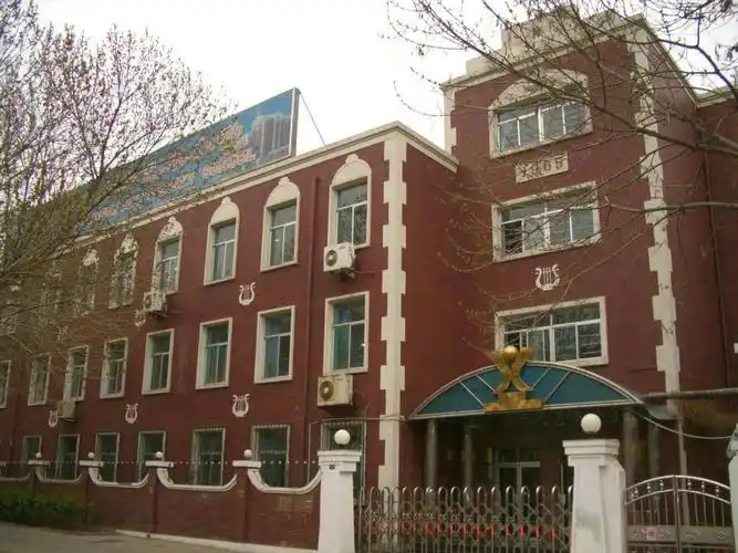 华夏未来艺术小学