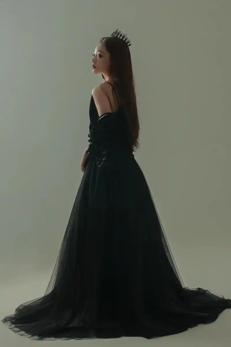 晚礼服写真·杂志感·封面女主.摄影:景胜楠#个人写真 #摄 - 抖音