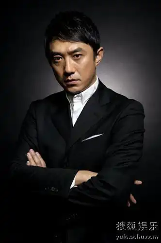 王新新剧变身痞子队长深度演绎草根英雄