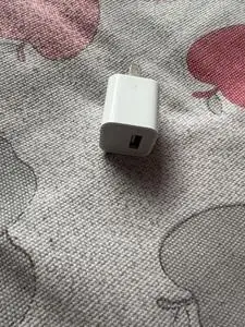 便宜出苹果5w充电器,以前买6sp手机自带的一个,9成新!低