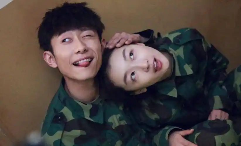 34岁的她与张一山拍吻戏,拉近镜头一看,这女生也太忘我了吧_齐溪_作品