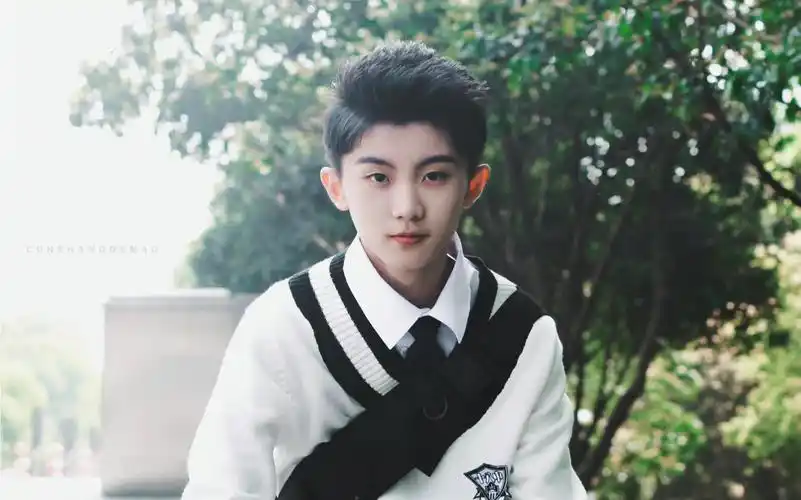 马嘉祺美少年学社发布会cut