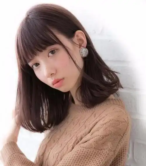 下颚宽的女生就选这几种中长款发型!瘦脸修颜时尚大方!