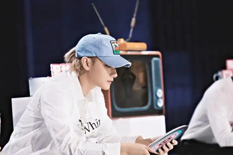 《说唱新世代》综艺首播 黄子韬与选手和解表现圈粉