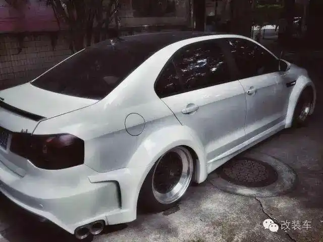 广州车友自制宽体大包围,新捷达气动改装案例