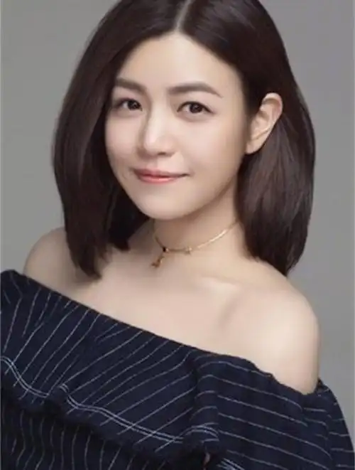 "家世显赫"陈妍希:光嫁妆就高达5亿,为啥还被嘲高攀陈晓?2-度小视