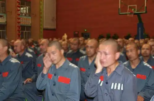 犯人在监狱服刑时,这期间如果有事,能不能走出监狱呢?