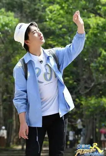 郭麒麟艺能感爆棚 加盟《奔跑吧》《密室大逃脱》等热综