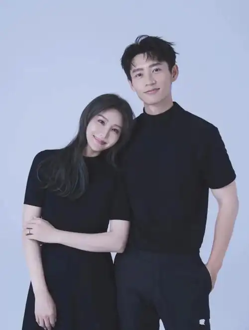 李治廷自曝已婚,神似唐嫣的约饭美女是老婆闺蜜!四十岁还收红包