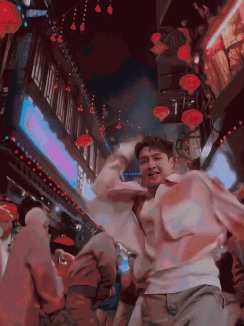 春晚##龙年总台春晚##张艺兴十字路口跳舞