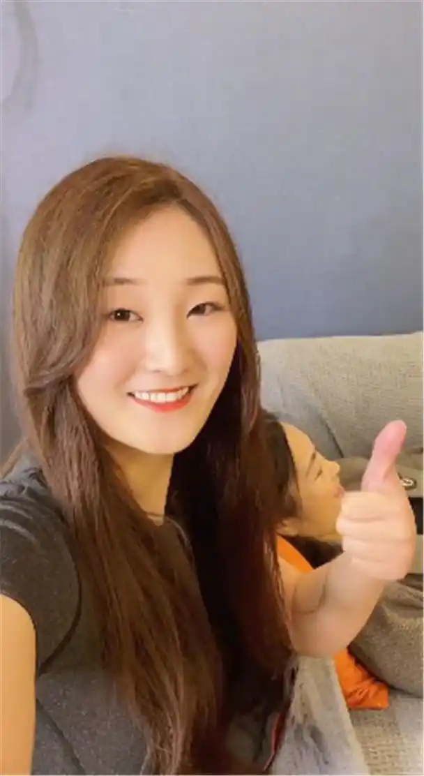 陈亚男晒视频宣布好消息跟着刘畊宏跳操7天已经瘦了8斤