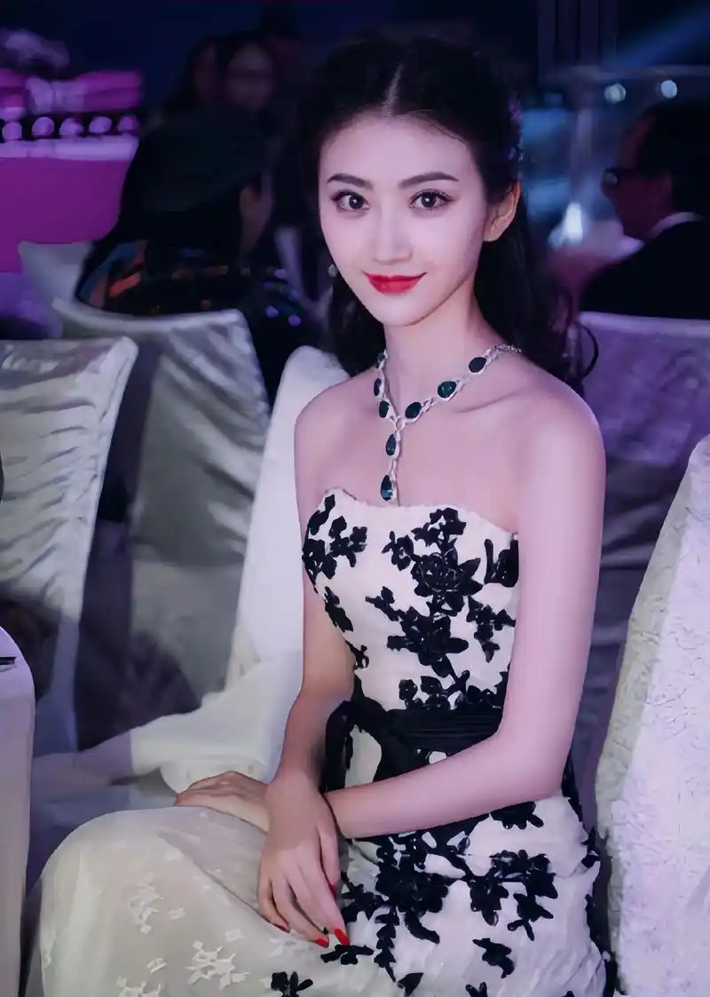 景甜早期图片.#景甜 #景甜早期颜值 #景甜温柔小白花 - 抖音