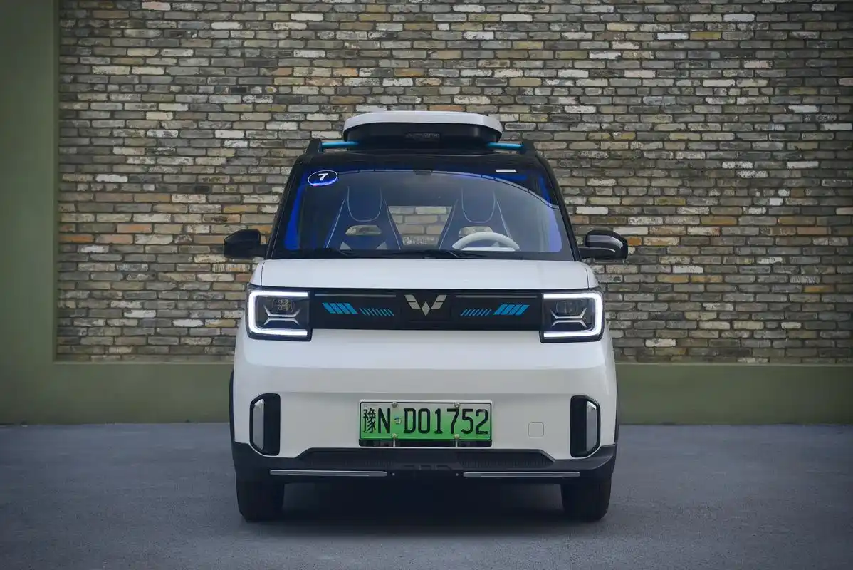 装备再进化 试驾五菱宏光miniev gameboy