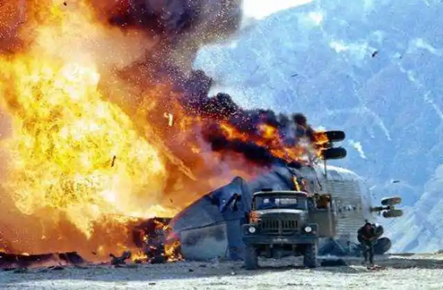 原创数万瓶伏特加被炮弹炸毁俄军动用所有兵力半小时歼灭上千人