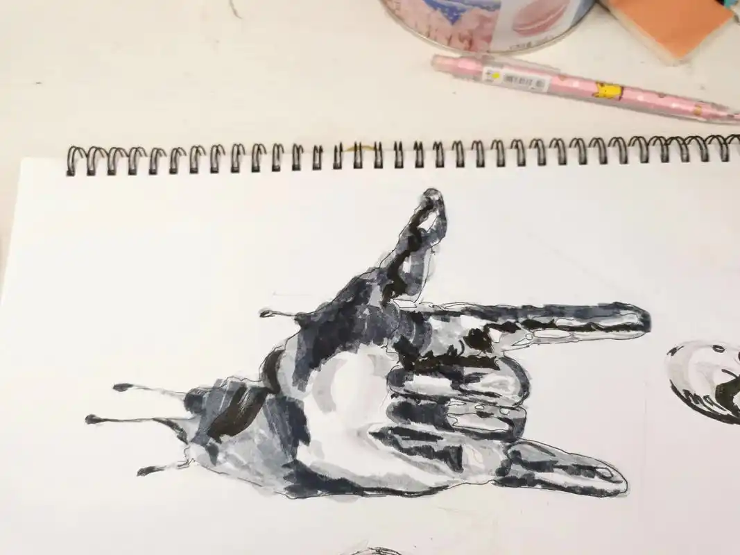 金属质感.马克笔  这周的手绘作业  #美术生 #画画 #画 - 抖音