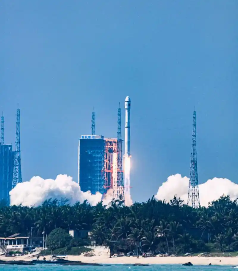 记2022年第一次追火箭发射长征8号