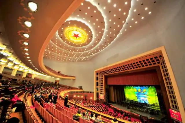 科尊舞台灯增色新疆人民大会堂
