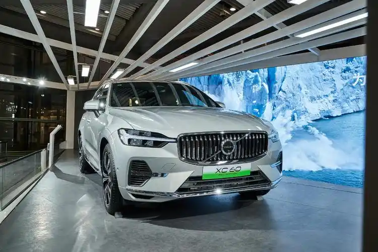 2022款沃尔沃xc60recharget8插电混合动力车型