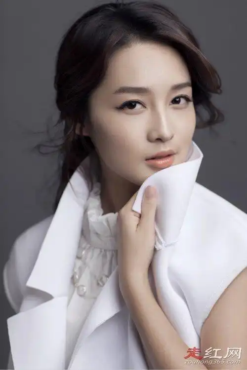 《情满雪阳花》主要以李沁和韩栋饰演的两位主角的感情线为主,这次