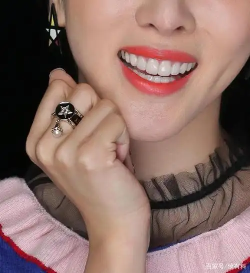 独家首发:主持人李思思多款造型定妆原图,绝对高清,绝对清秀.