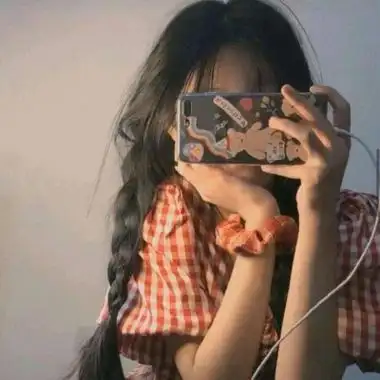 可爱时尚系手机控女头(19张),女生头像_刻爱头像网
