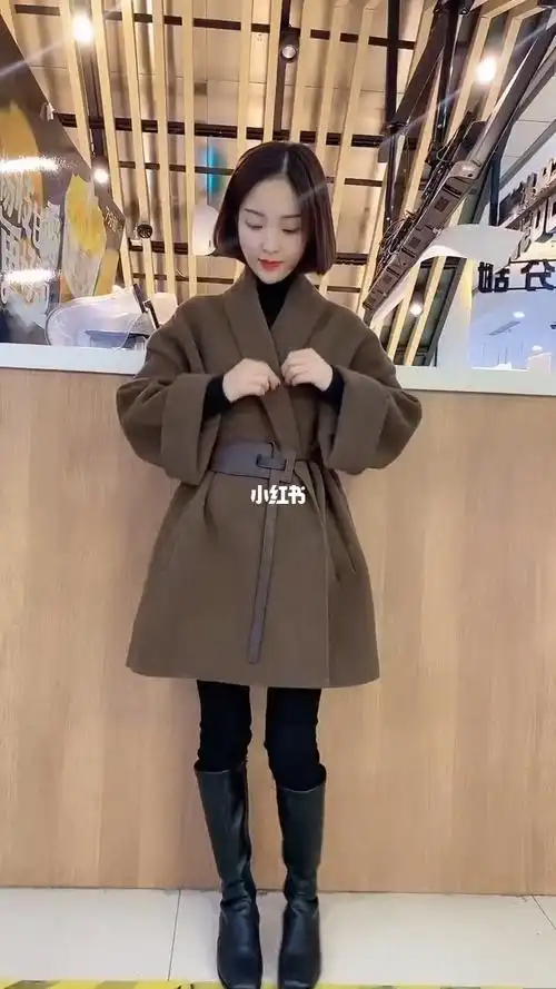 新款皮腰带大衣搭配小黑裤一套百搭洋气便宜