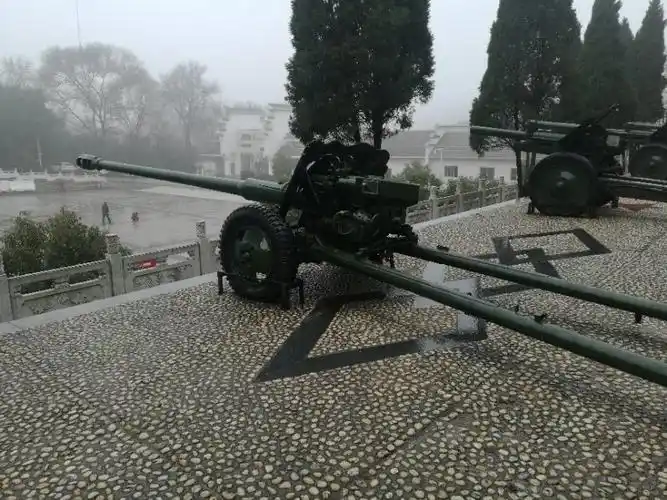 这是56式85毫米加农炮